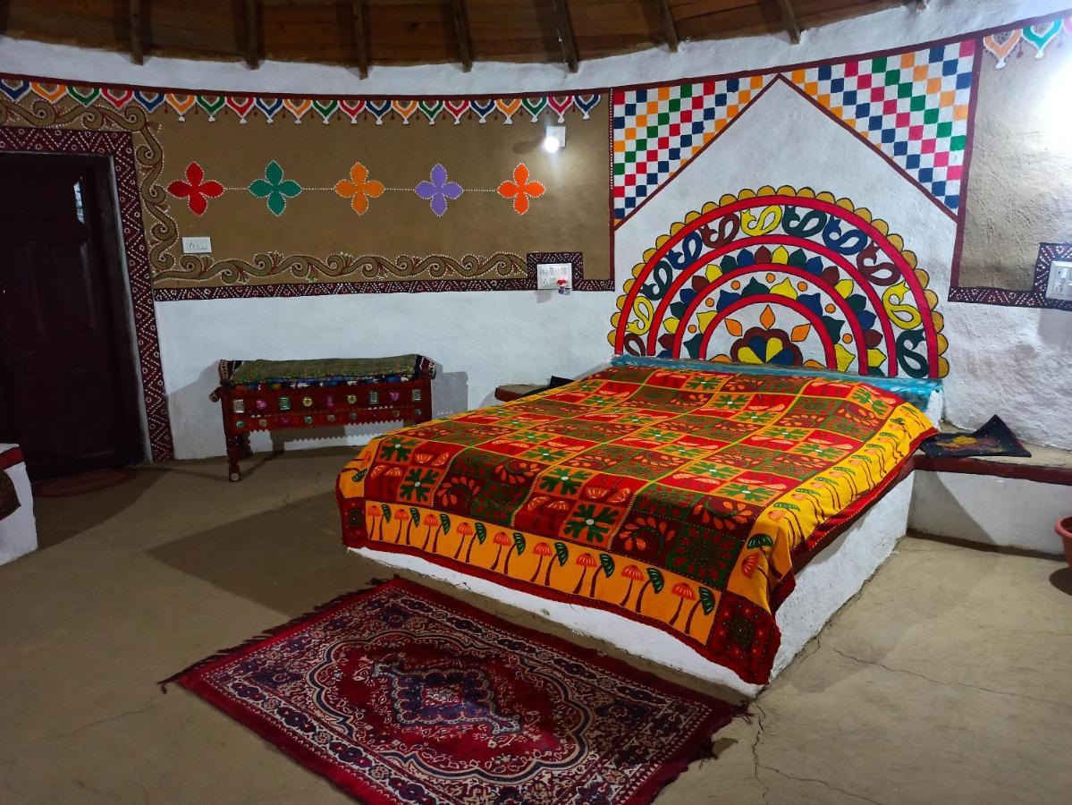 Banni Village Resort - Rann Of Kutch Bherandiāla Exterior foto